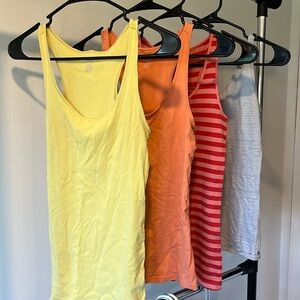 Women’s kohls tank tops 4 pc
